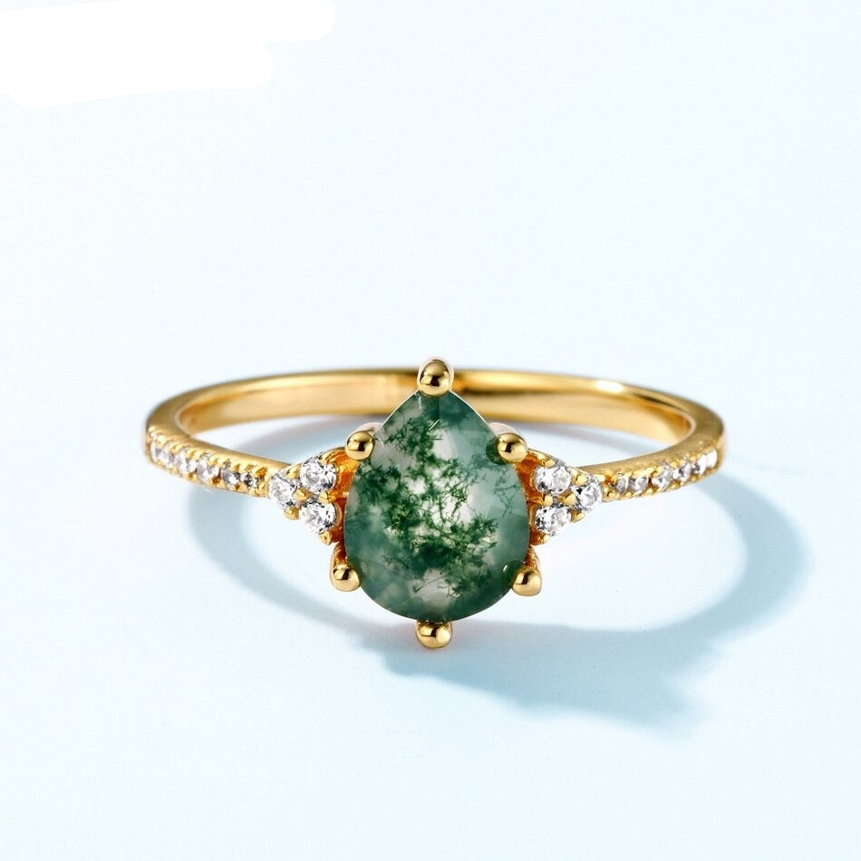 pear shaped engagement ring