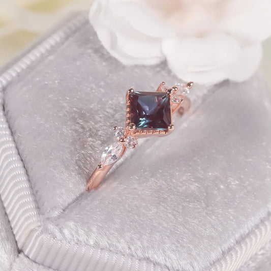 Choosen Jewelry: Vintage-Style Color Changing Alexandrite Ring in 925 Sterling Silver