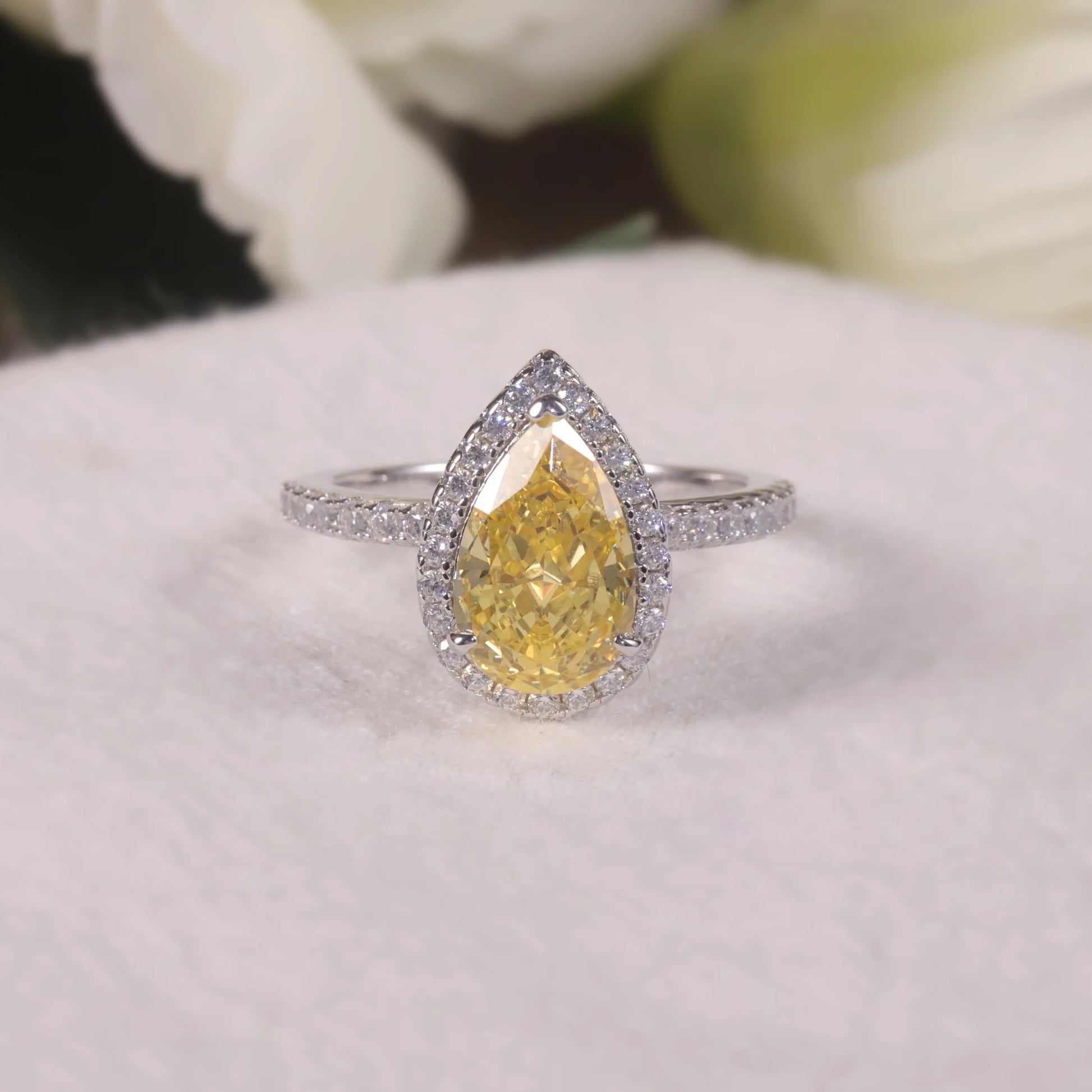 Choosen Jewelry: Pear-Shaped Yellow CZ Halo Engagement Ring in 925 Sterling Silver