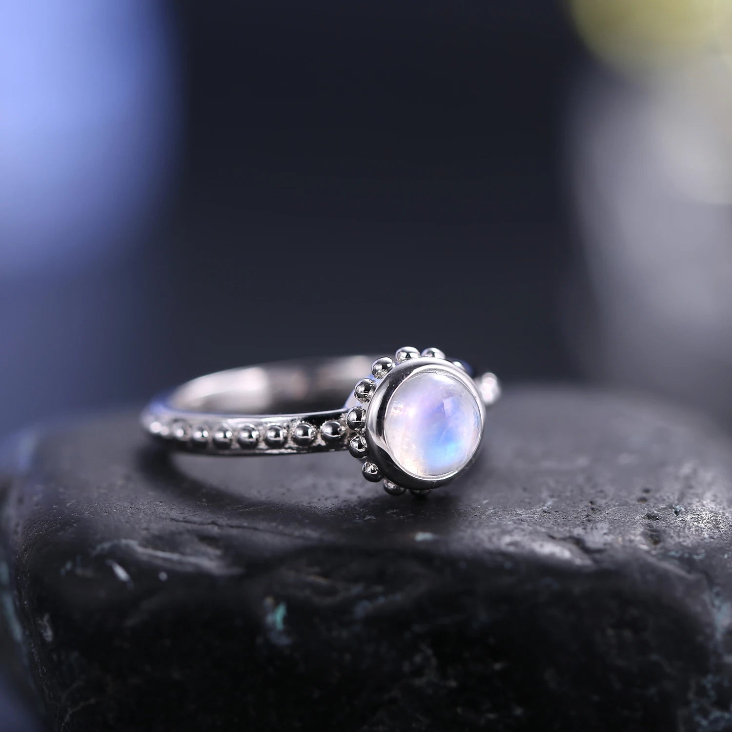 Choosen Jewelry: Textured Milky Blue Moonstone Ring in 925 Sterling Silver - Classic Wedding Band