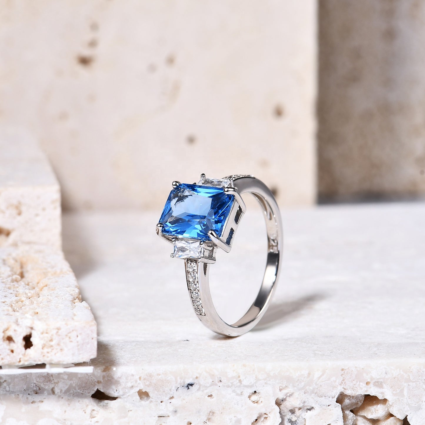 blue sapphire ring